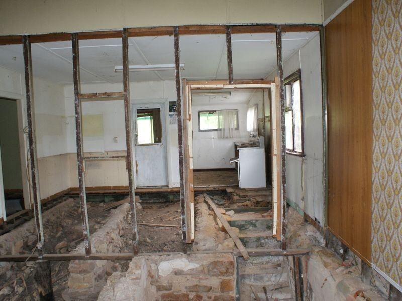 4 York Road, Clare SA 5453