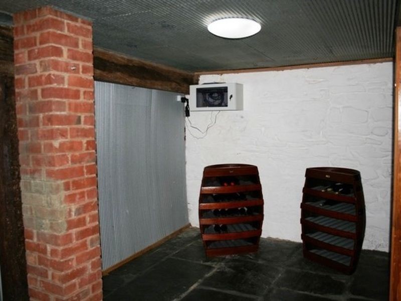 7-9 Commercial Street, Burra SA 5417