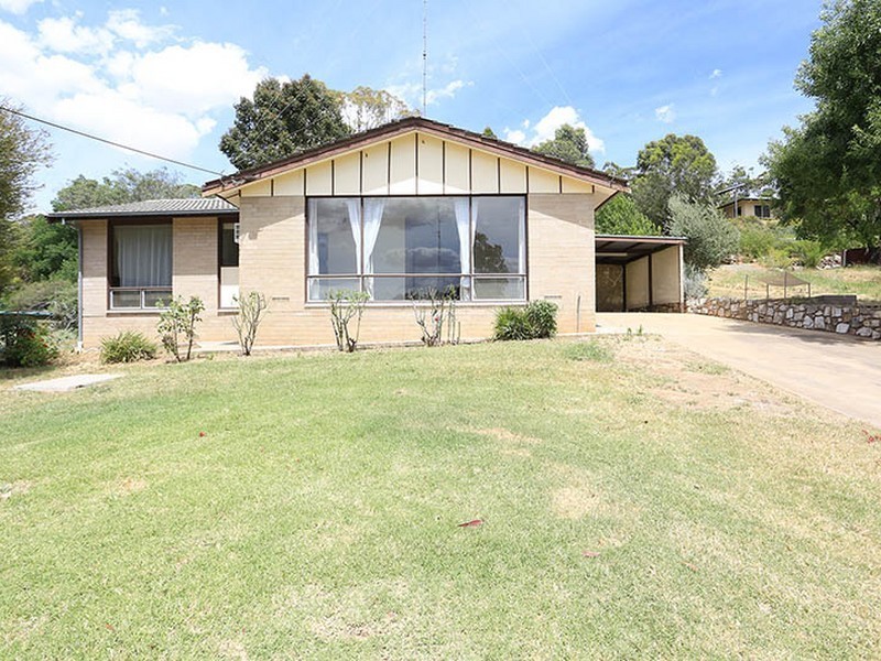 33 West Terrace, Clare SA 5453