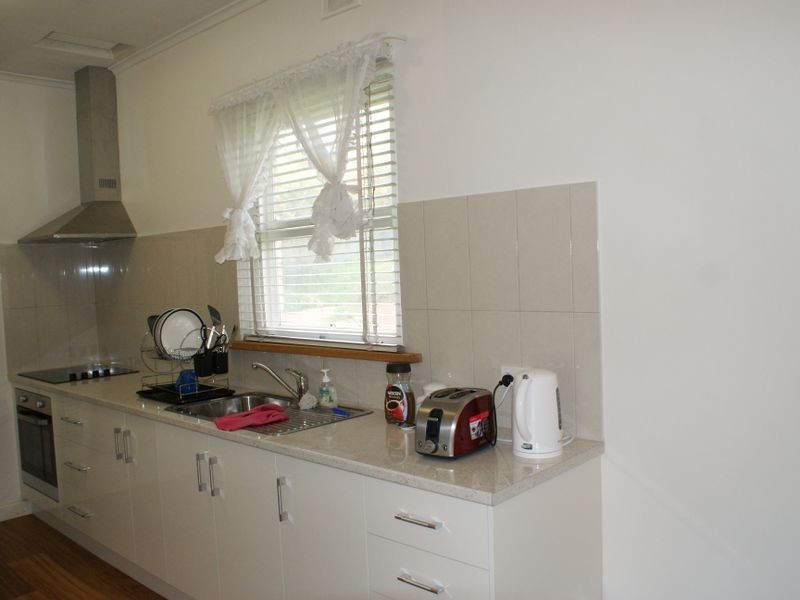 14 Powell Street, Clare SA 5453