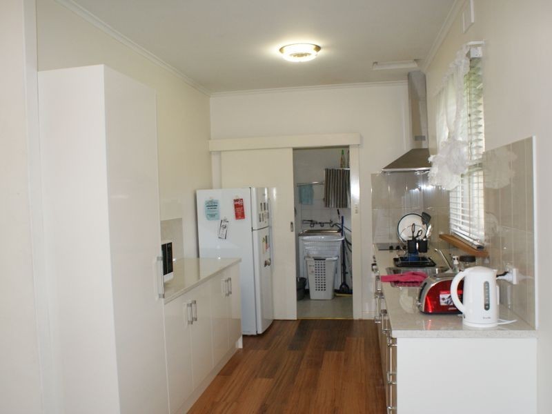 14 Powell Street, Clare SA 5453