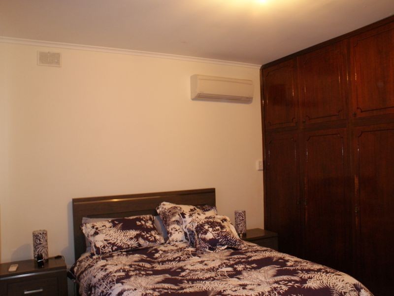 14 Powell Street, Clare SA 5453