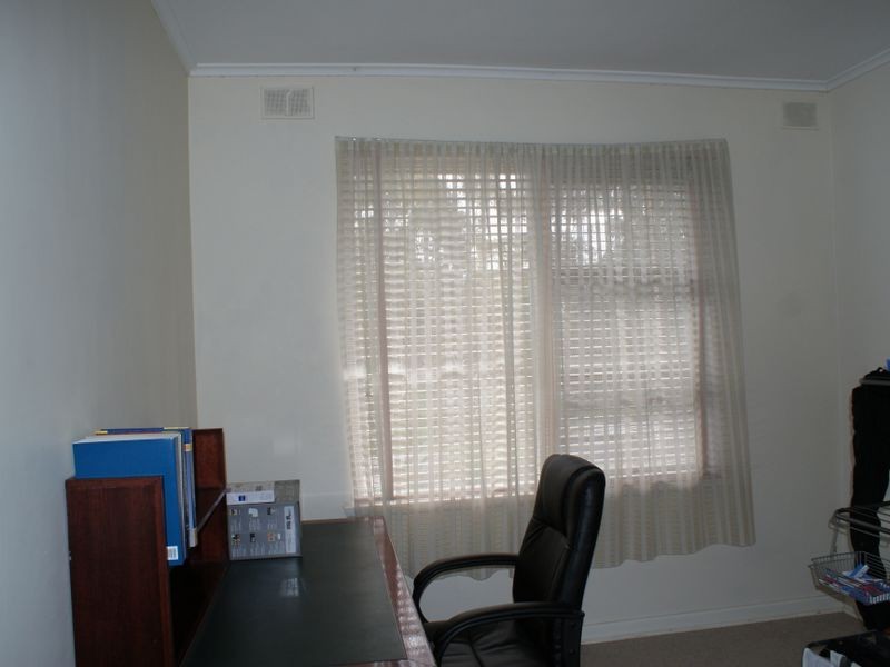 14 Powell Street, Clare SA 5453