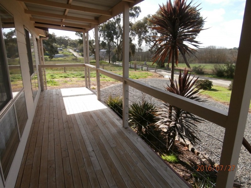 27 Dame Street, Clare SA 5453