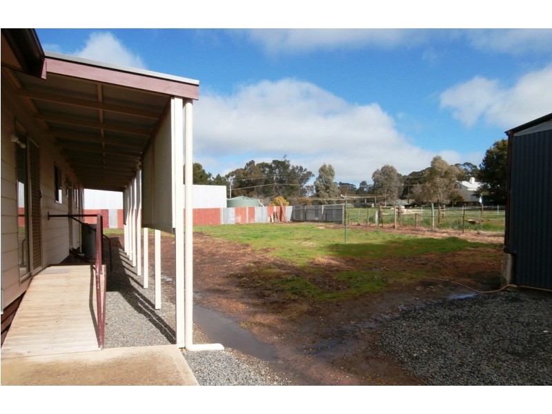 27 Dame Street, Clare SA 5453