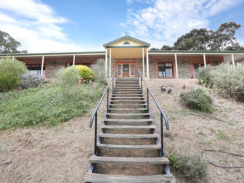7 Main North Road, Clare SA 5453