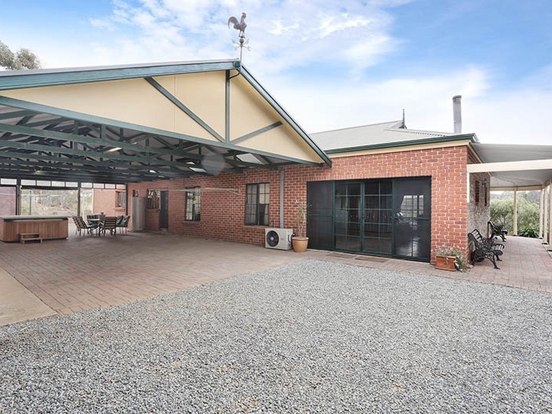 7 Main North Road, Clare SA 5453