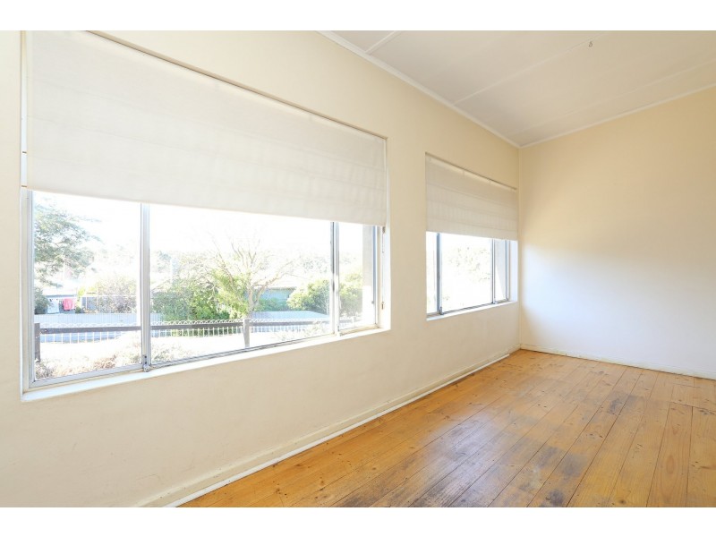 7 Harriett Street, Clare SA 5453