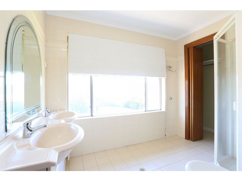 7 Harriett Street, Clare SA 5453