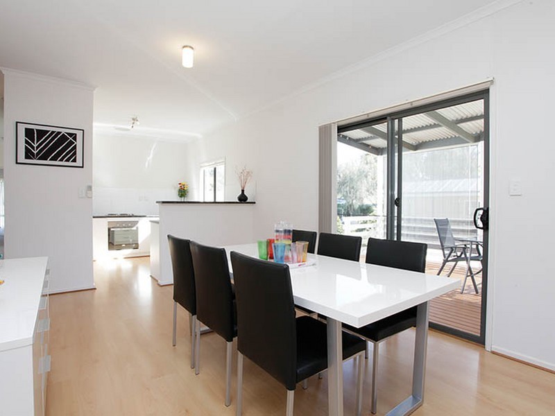 15 Sheoak Road, Watervale SA 5452