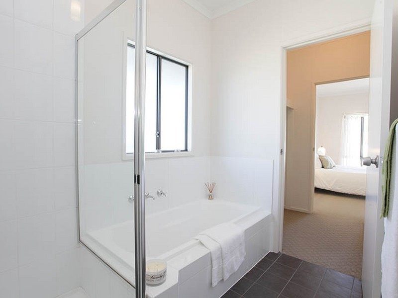 15 Sheoak Road, Watervale SA 5452