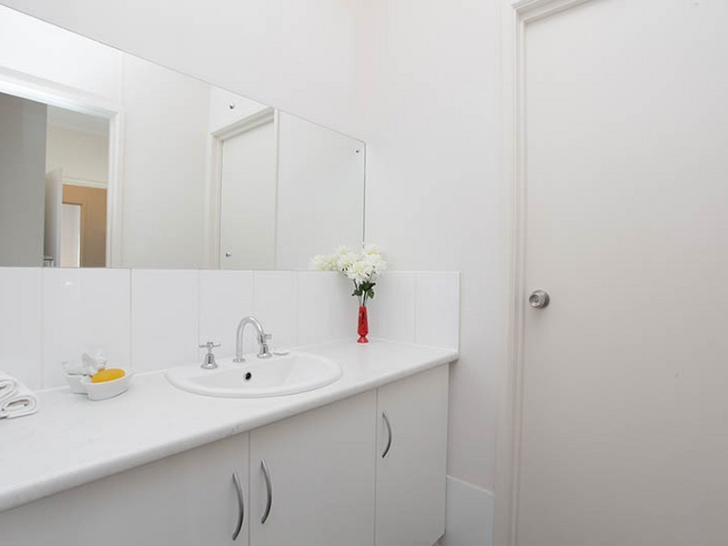 15 Sheoak Road, Watervale SA 5452