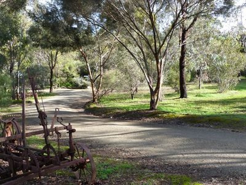 15 Sheoak Road, Watervale SA 5452