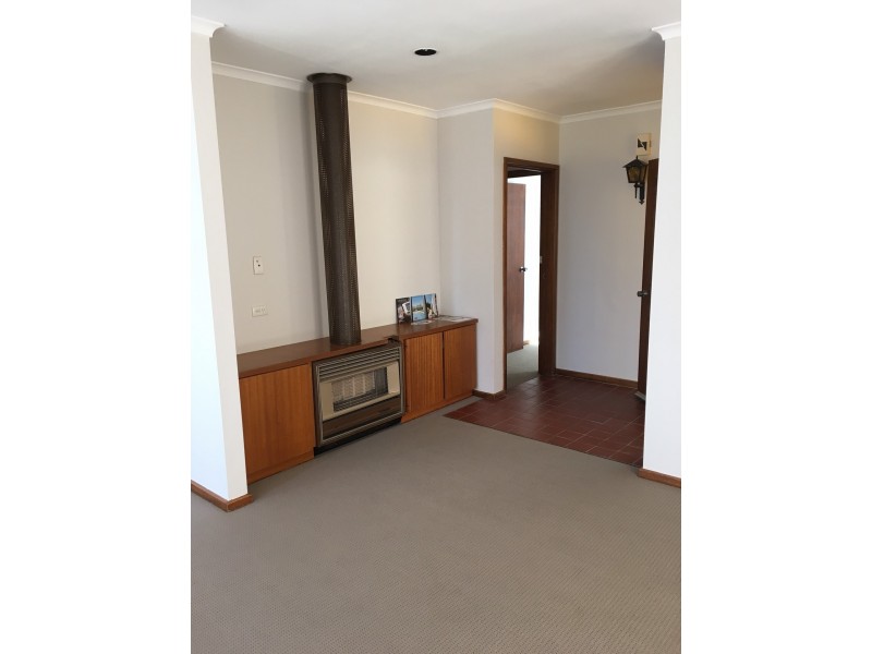 33 West Terrace, Clare SA 5453