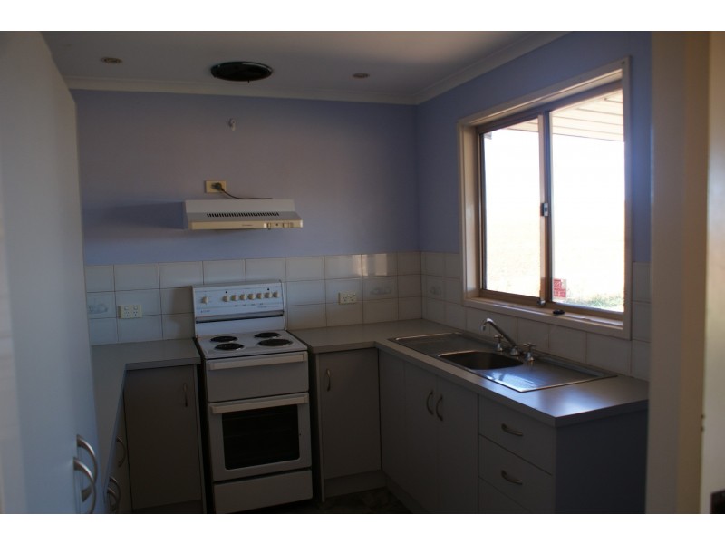 2 Raglan Street, Auburn SA 5451