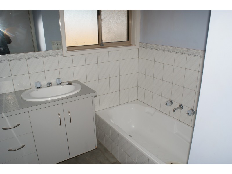 2 Raglan Street, Auburn SA 5451