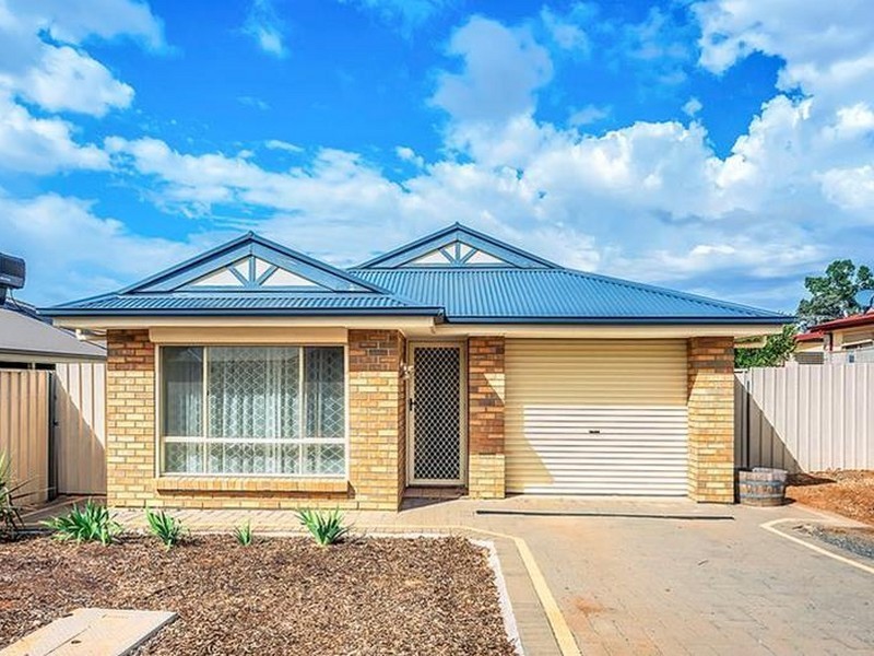 19 Cairns Crescent, Riverton SA 5412
