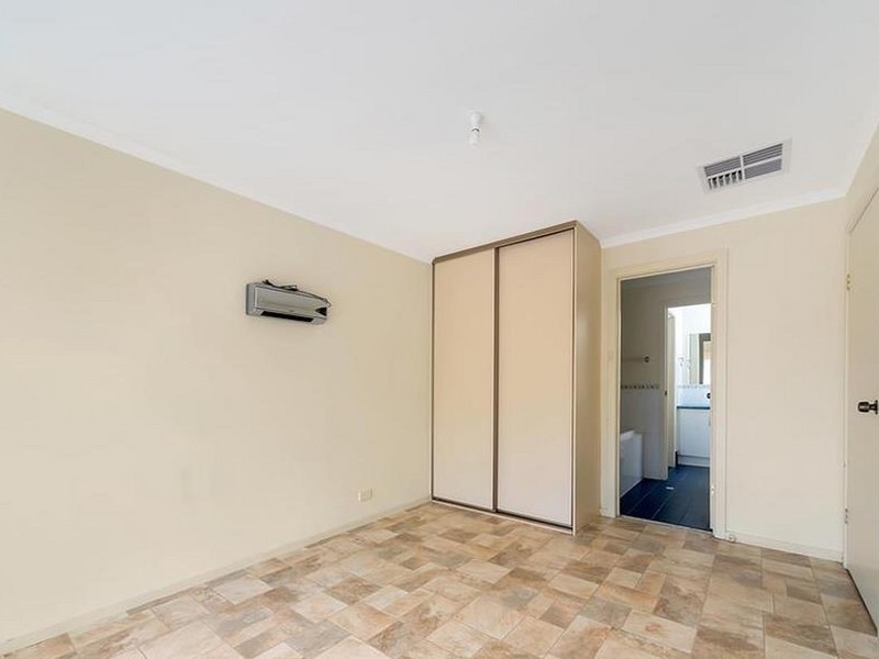 19 Cairns Crescent, Riverton SA 5412