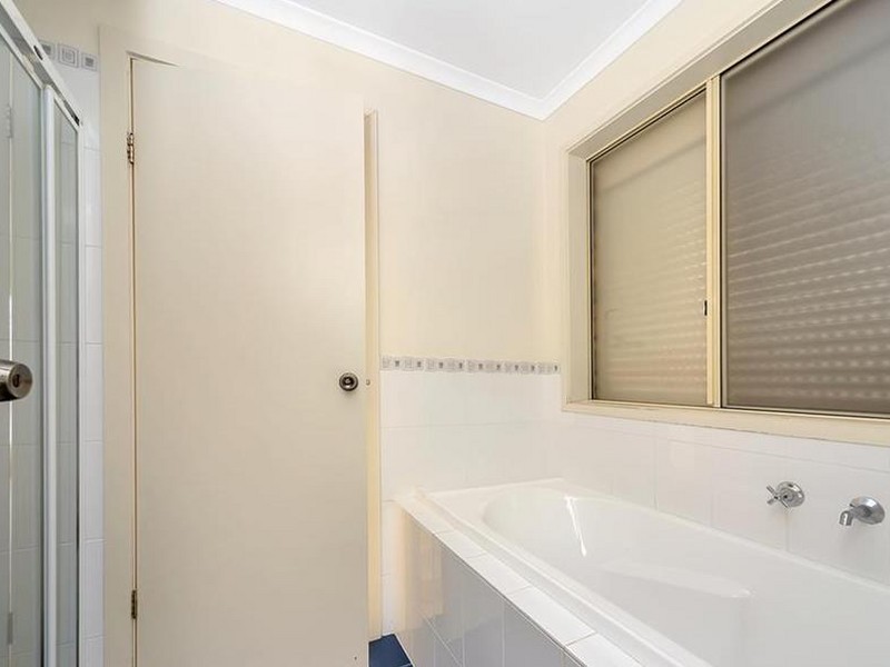 19 Cairns Crescent, Riverton SA 5412