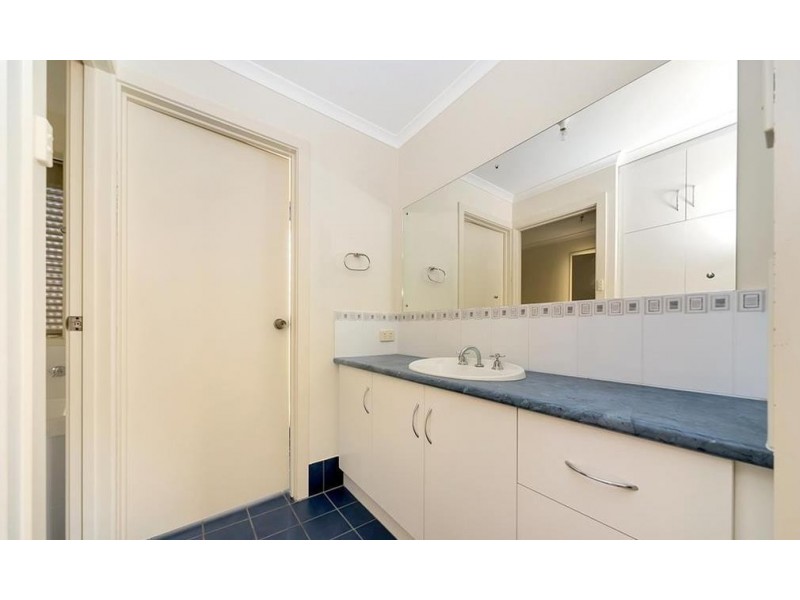 19 Cairns Crescent, Riverton SA 5412