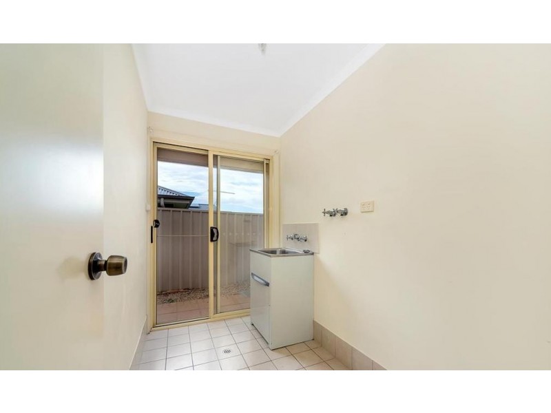 19 Cairns Crescent, Riverton SA 5412