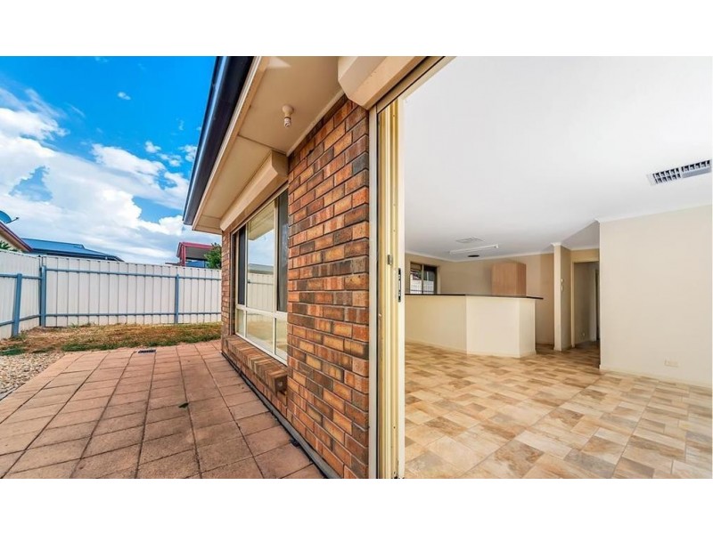 19 Cairns Crescent, Riverton SA 5412