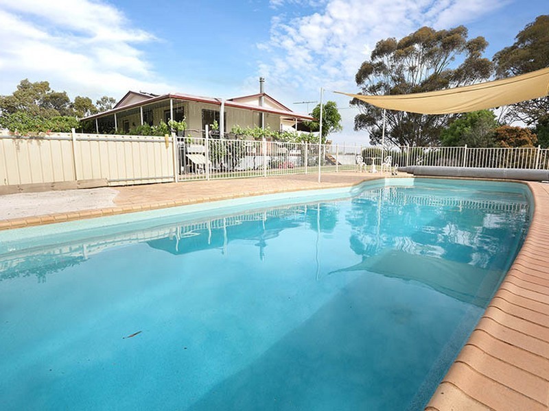 65 Muanu Road Spring Gully, Clare SA 5453