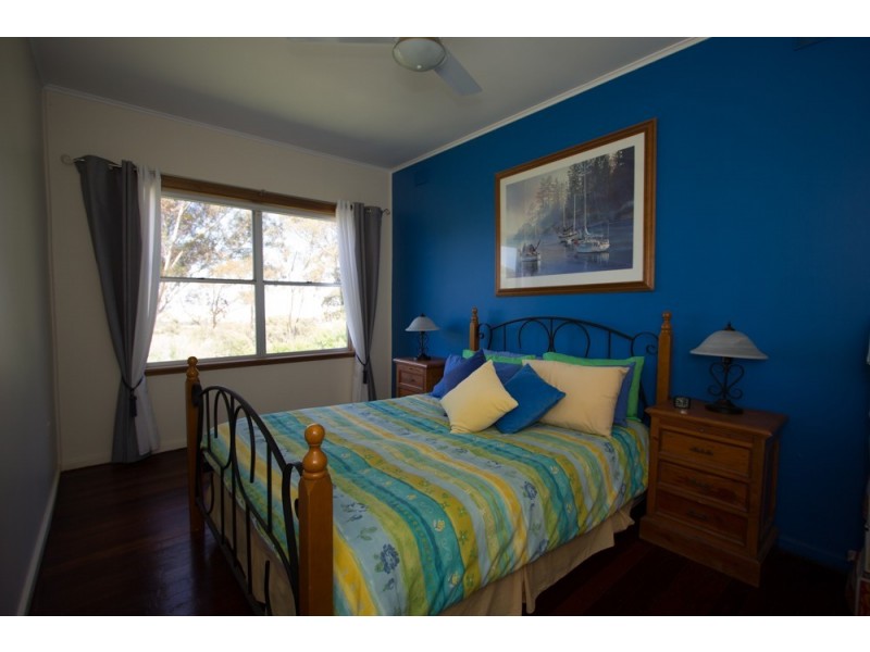 65 Muanu Road Spring Gully, Clare SA 5453