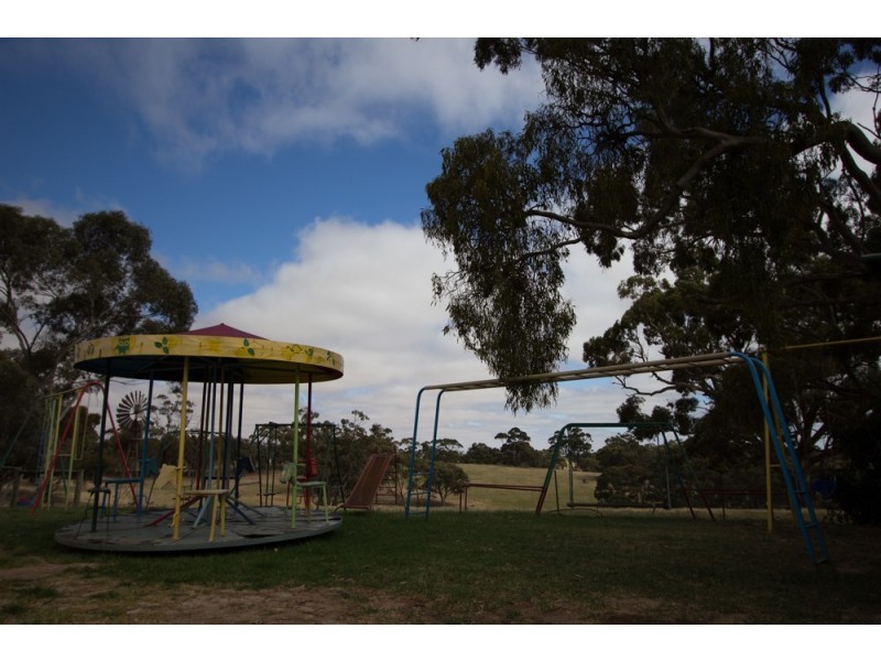 65 Muanu Road Spring Gully, Clare SA 5453