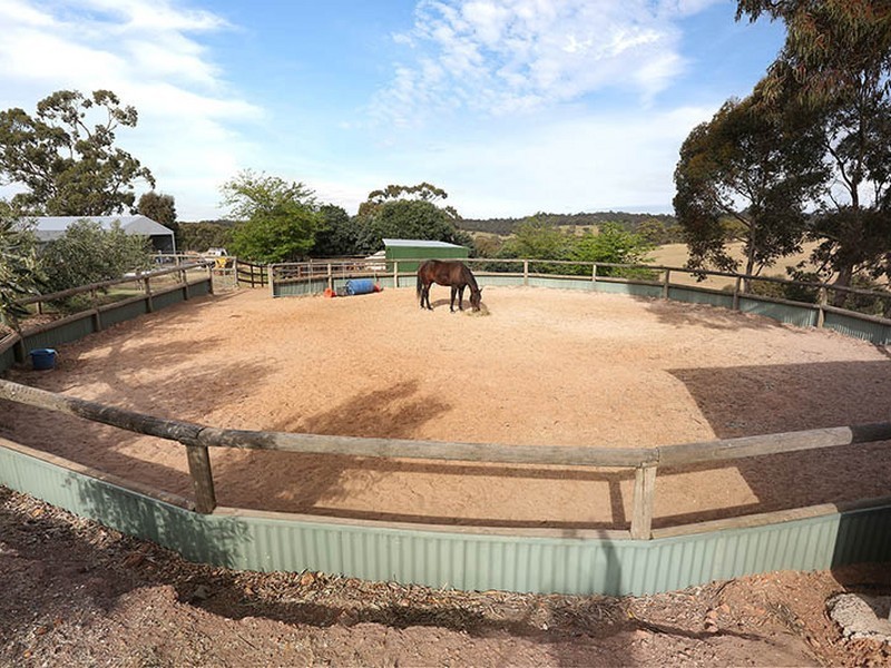 65 Muanu Road Spring Gully, Clare SA 5453