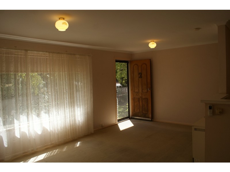2 Tilbrook Avenue, Clare SA 5453