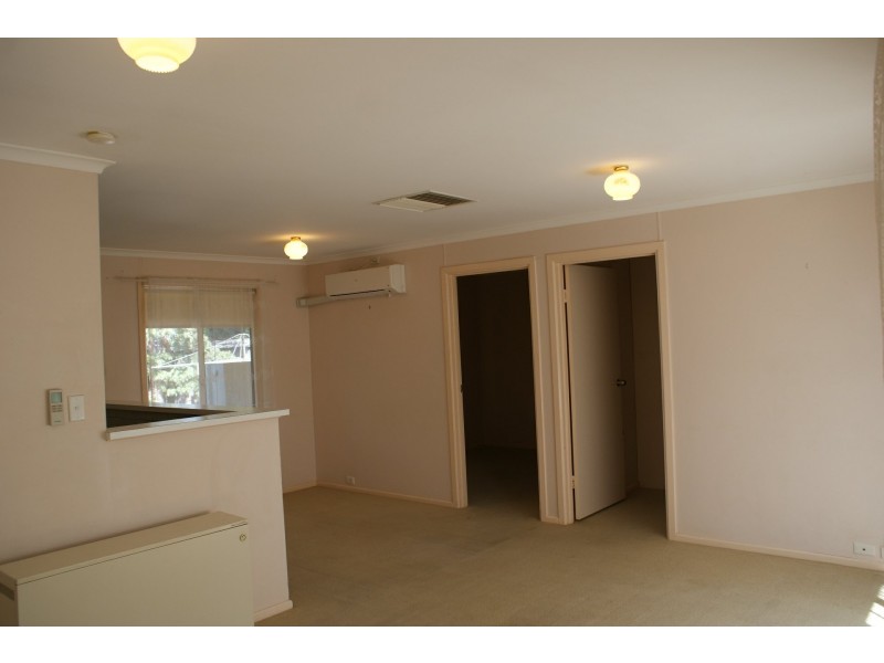 2 Tilbrook Avenue, Clare SA 5453