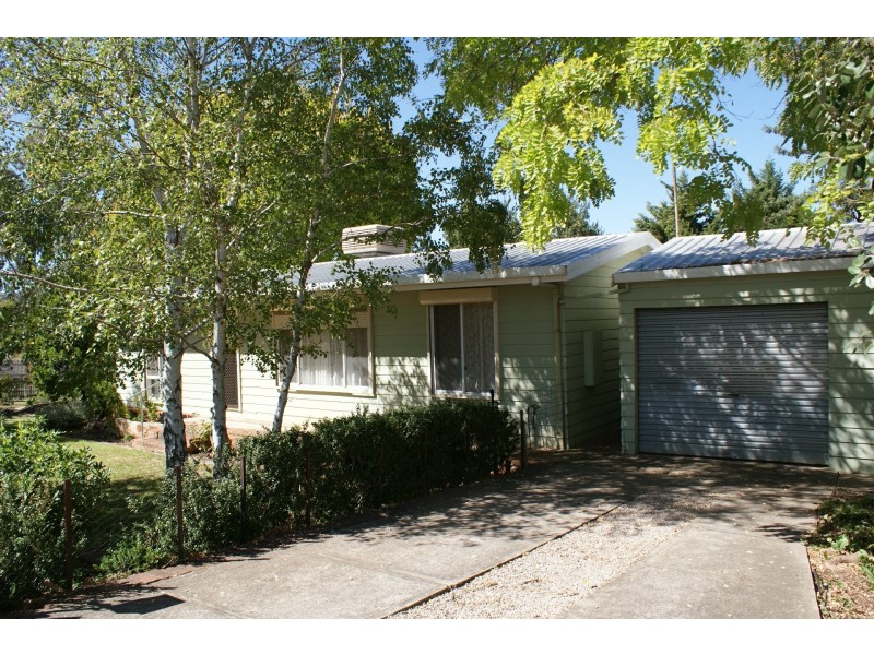 2 Tilbrook Avenue, Clare SA 5453