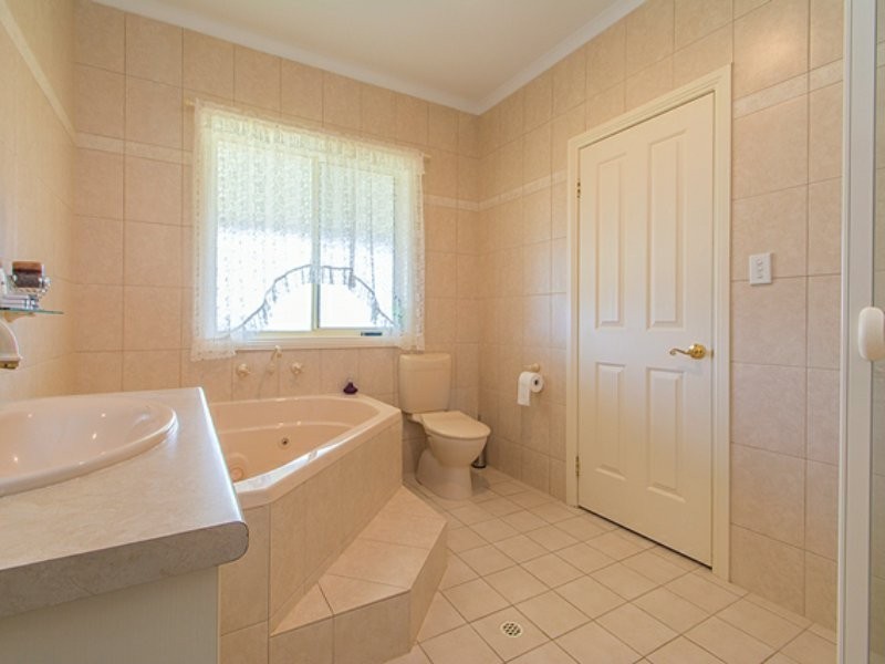 32 Hubbe Road Stanley Flat, Clare SA 5453