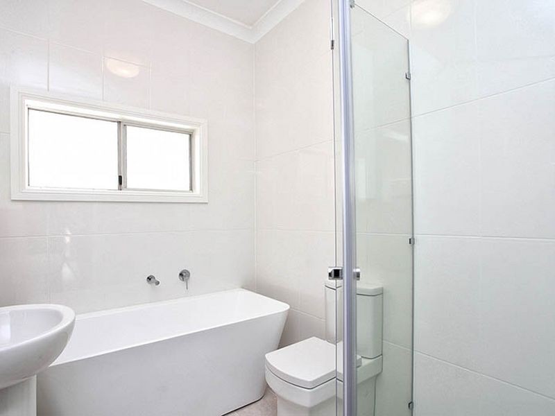 5 Young Street, Clare SA 5453