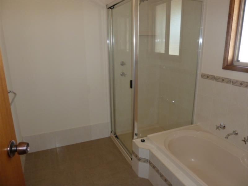 1/27 Dame Street, Clare SA 5453