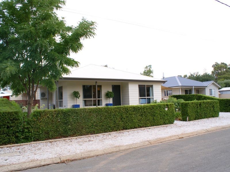 2d Opie Street, Clare SA 5453