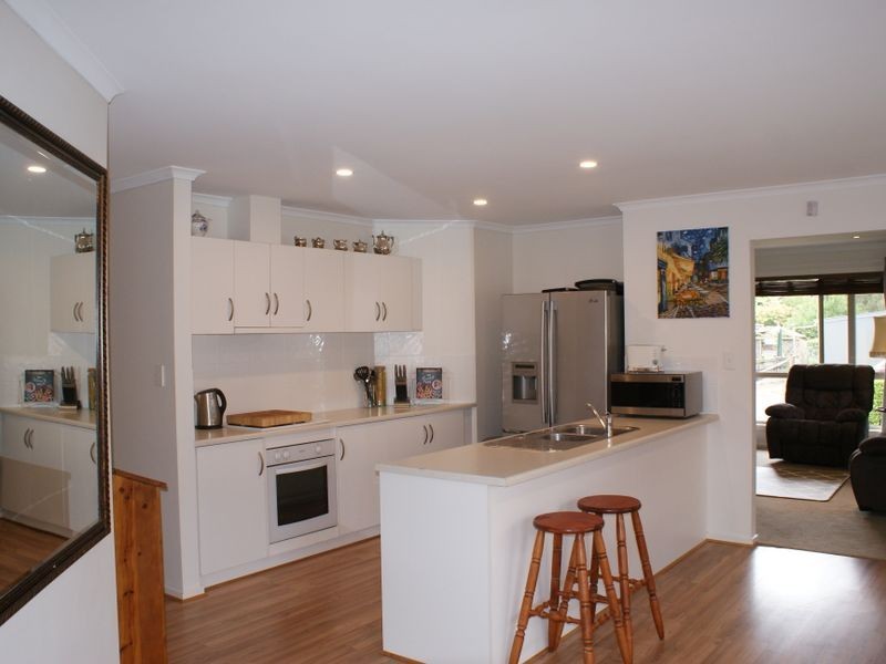 2d Opie Street, Clare SA 5453