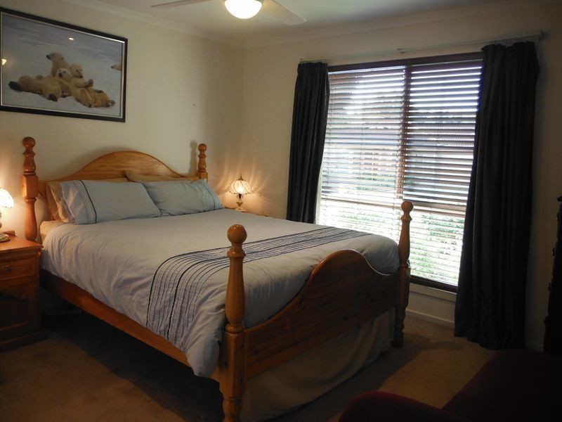 2d Opie Street, Clare SA 5453