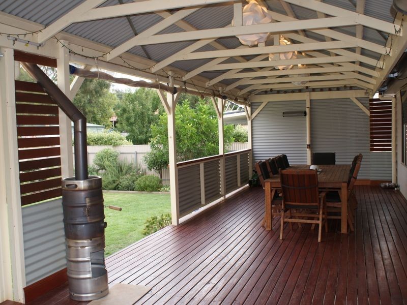 2d Opie Street, Clare SA 5453