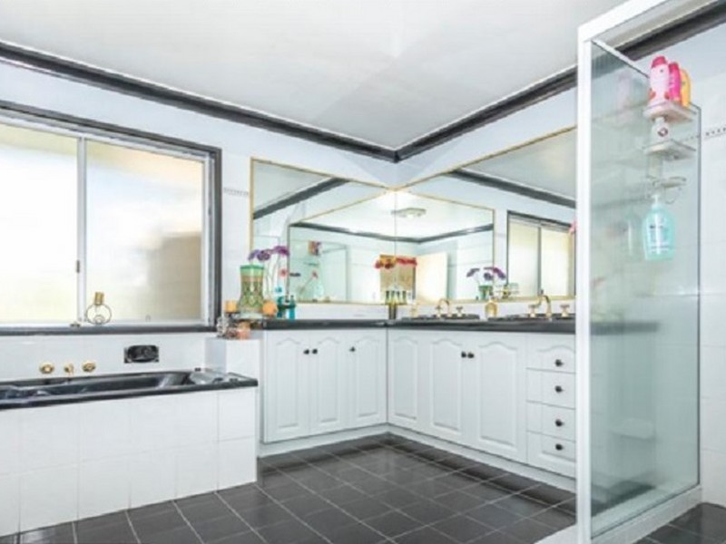 480 Moore Rd, Kurwongbah QLD 4503