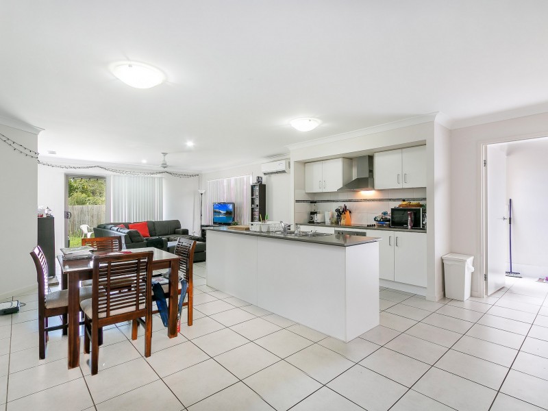 12 Duporth Crescent, Dakabin QLD 4503