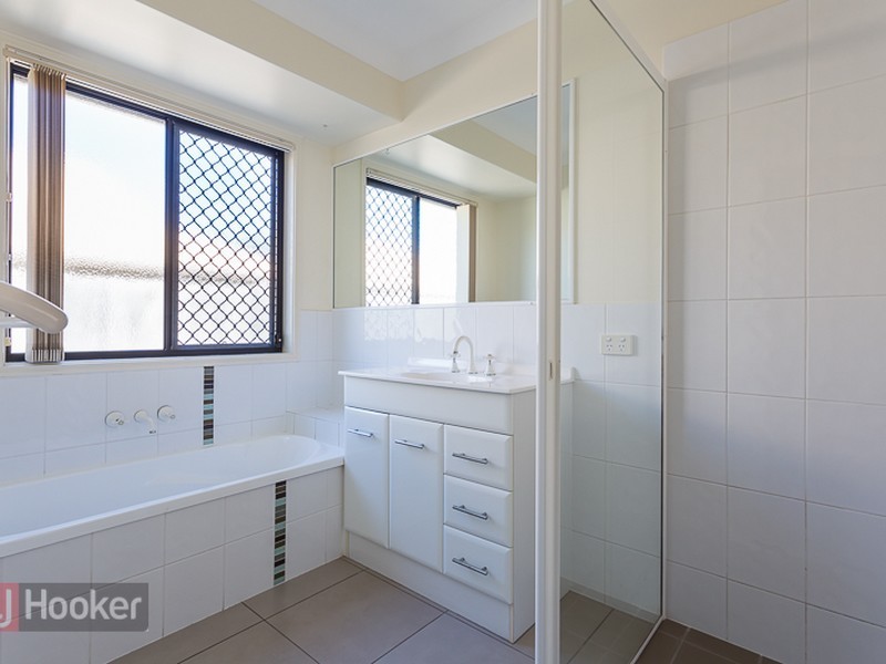 16 Lennon Boulevard, Narangba QLD 4504