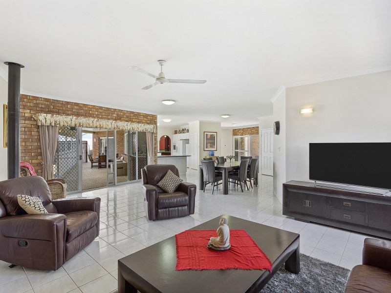 13 Jambola Court, Narangba QLD 4504