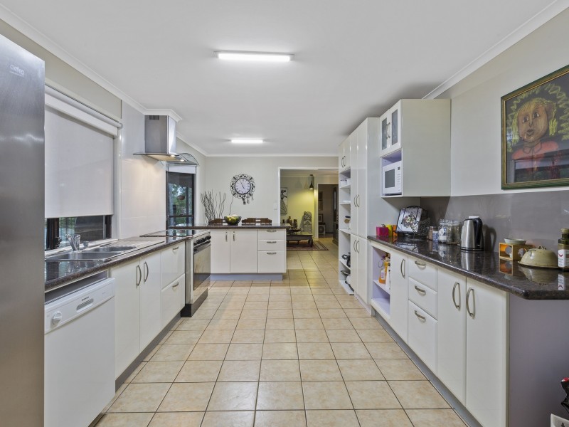 9 Branch Creek Road, Clear Mountain QLD 4500