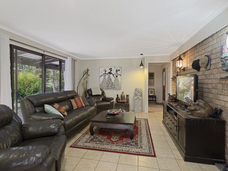 9 Branch Creek Road, Clear Mountain QLD 4500