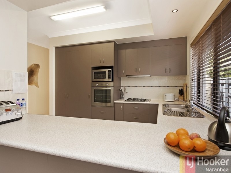 8 Thomson Close, North Lakes QLD 4509