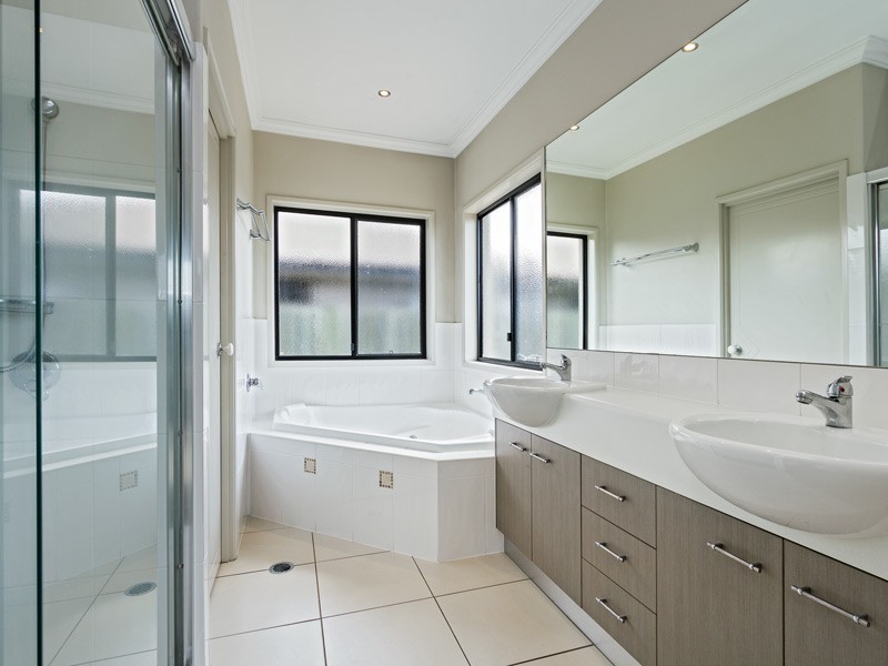 16 Moorhen Court, Narangba QLD 4504