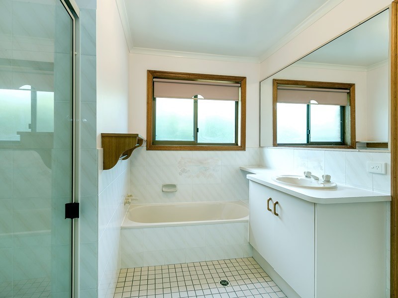 24 Pioneer Drive, Narangba QLD 4504