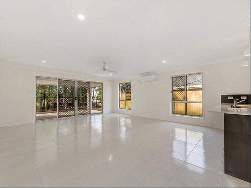 18 Python Street, Dakabin QLD 4503
